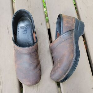 Dansko Professional Classic Brown Oiled Leather Platform Distressed Clogs‎ 40